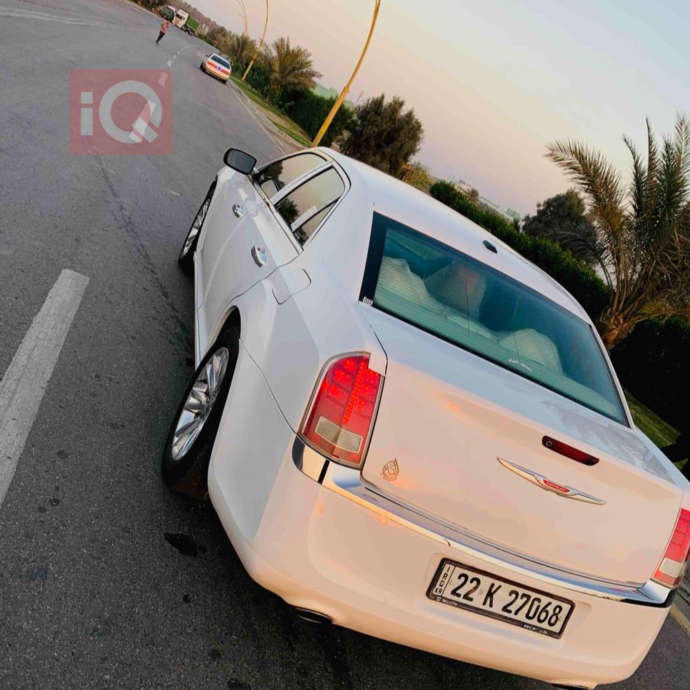 كرايسلر 300